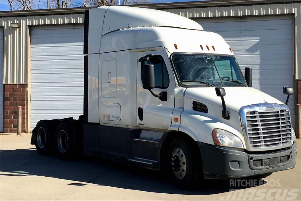 Freightliner Corp. PX113064ST Truck Tractor Units