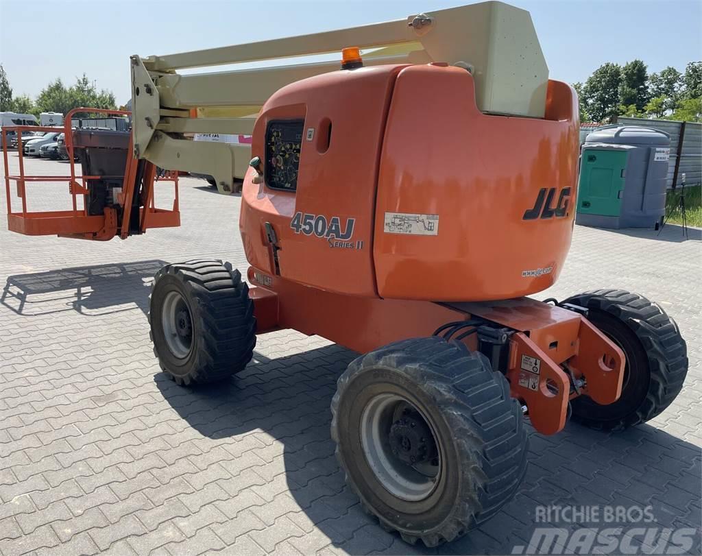JLG  Articulated boom lifts