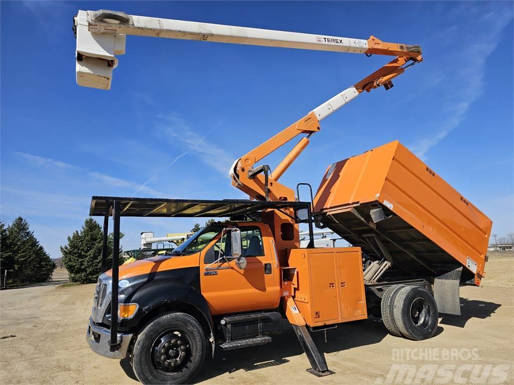  Ford/ Terex F750 / XT55 Truck mounted aerial platforms