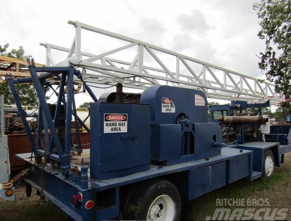  Pemco 46-30-S Swab Rig Surface drill rigs
