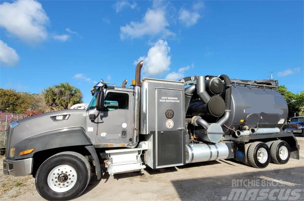 CAT 660L Series Sewage disposal Trucks