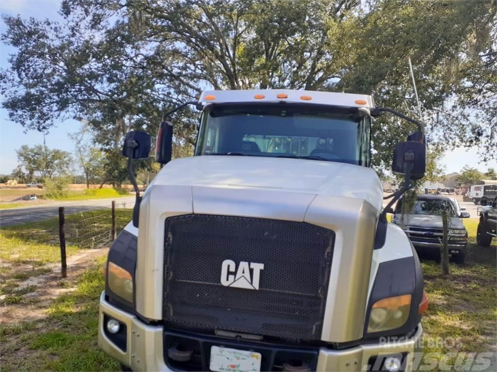 CAT CT660L Truck Tractor Units