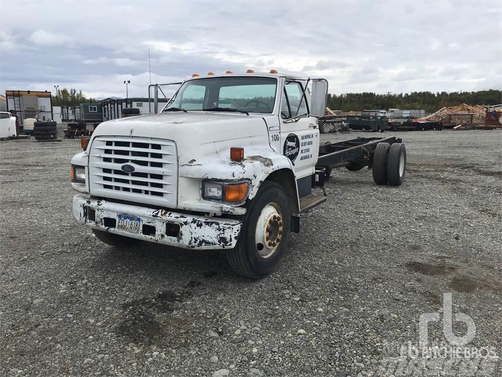 Ford F-700 Chassis Cab trucks