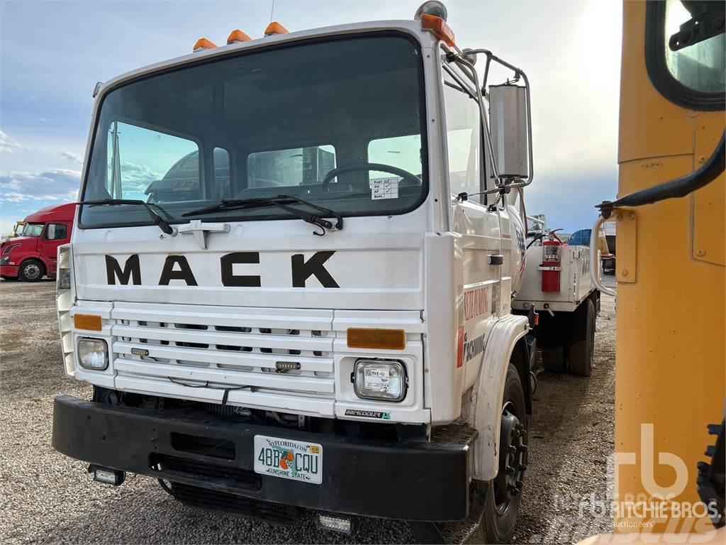 Mack MS200 Concrete trucks