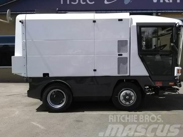 Ravo 560 STH Sweepers