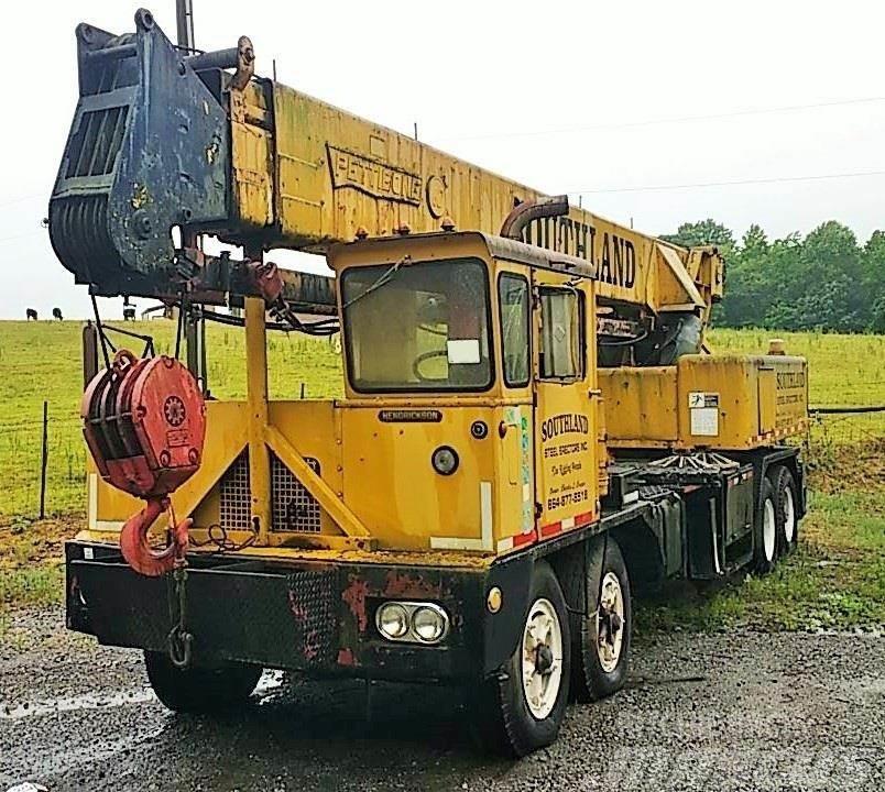 Pettibone 60TK Truck mounted aerial platforms