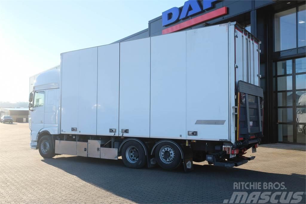 DAF XF 530 6x2*4 Skåpbil med JPGS skåp Van Body Trucks
