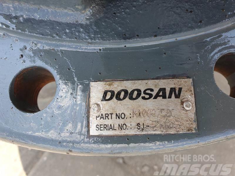 Doosan DX 480 K1000758C Chassis and suspension