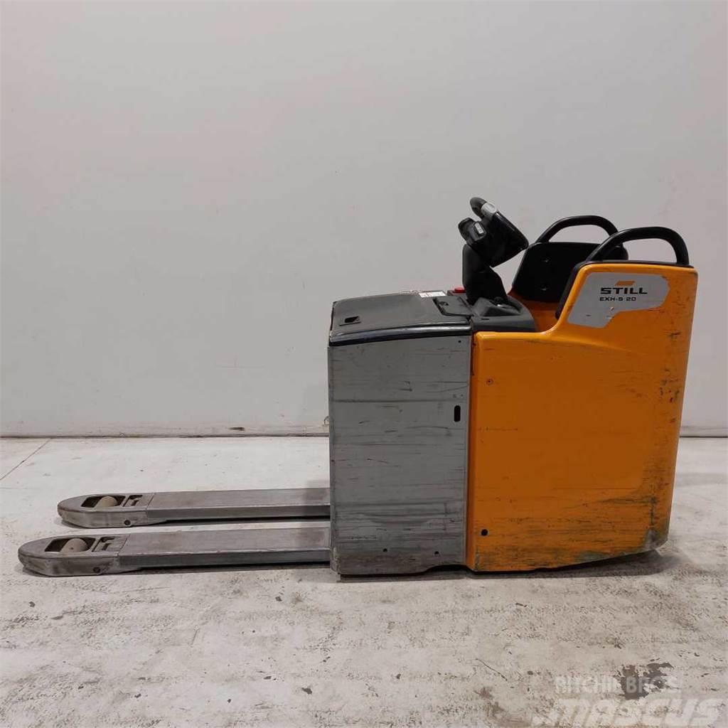 Still EXH-S20 Low lifter with platform