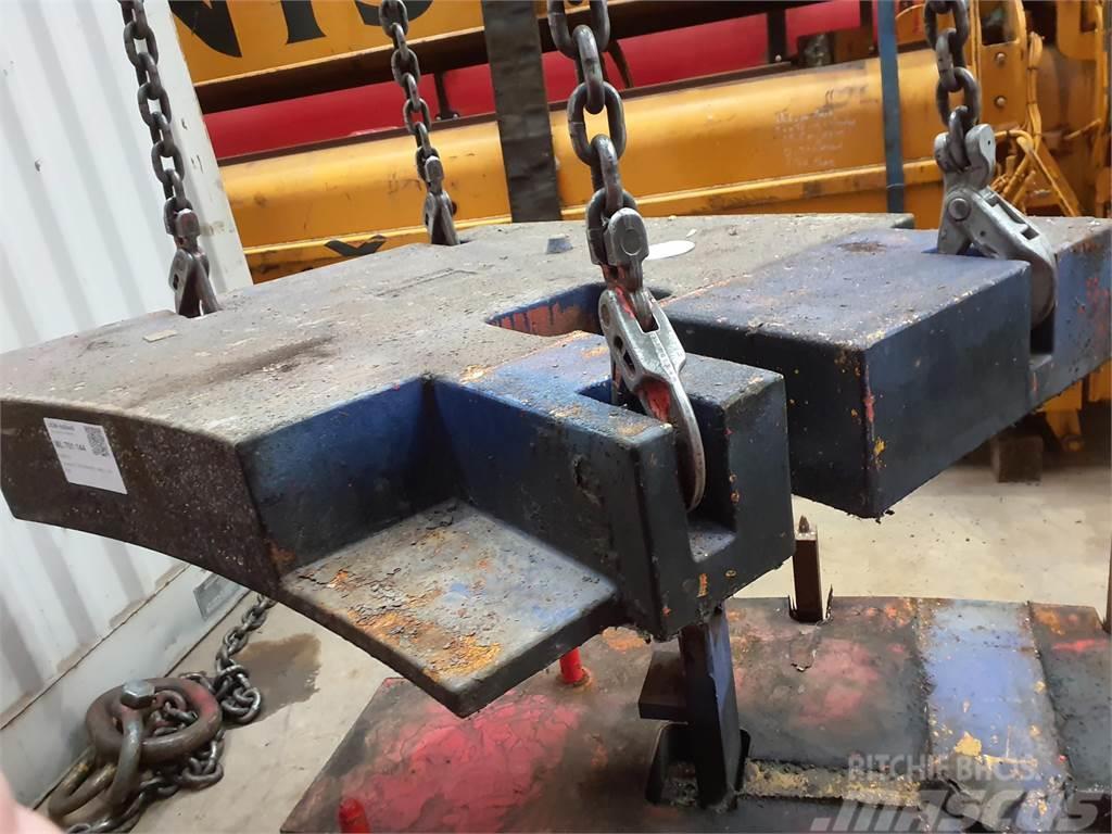 Terex Demag Demag AC 205 counterweight right side 2,1 ton Crane spares & accessories